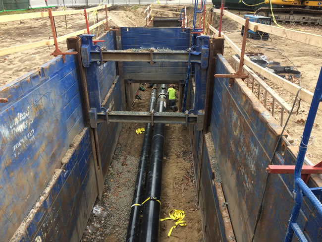 根据规格开挖，放置聚氨酯保温管和安装新的隔油池。